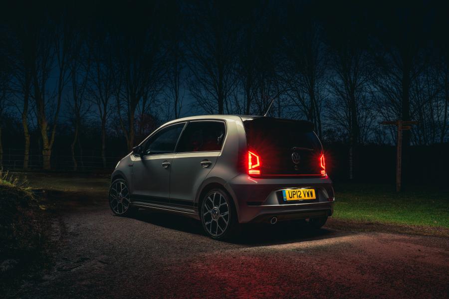  Volkswagen up! GTI 2020 года  (UK) (фото 37 из 40)